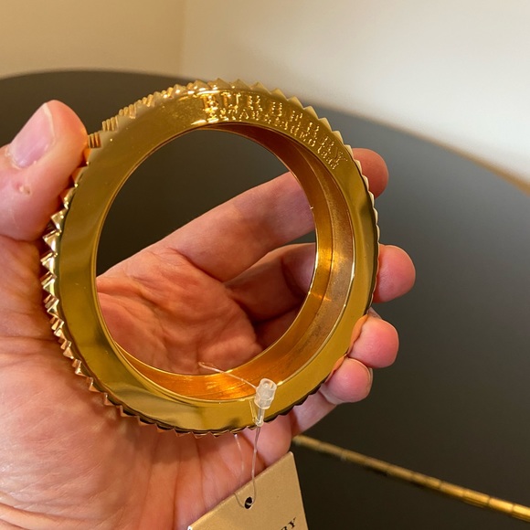 NWT Authentic Luxury Minimalist RARE Burberry gold plated spiked bangle/bracelet - Picture 10 of 17